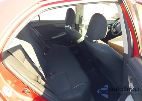 2010 Toyota Corolla S z USA, uszkodzony, nr VIN 2T1BU4EE9AC326024